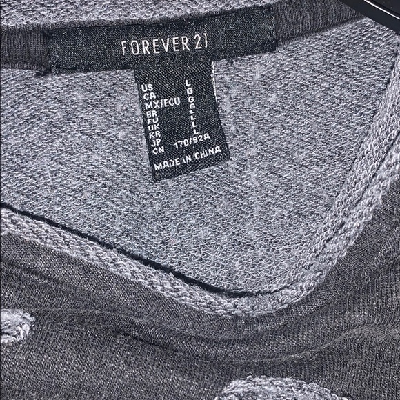 Forever 21 distressed cropped crew neck - Picture 3 of 3